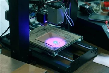Laser ua hauv PCB kev lag luam
